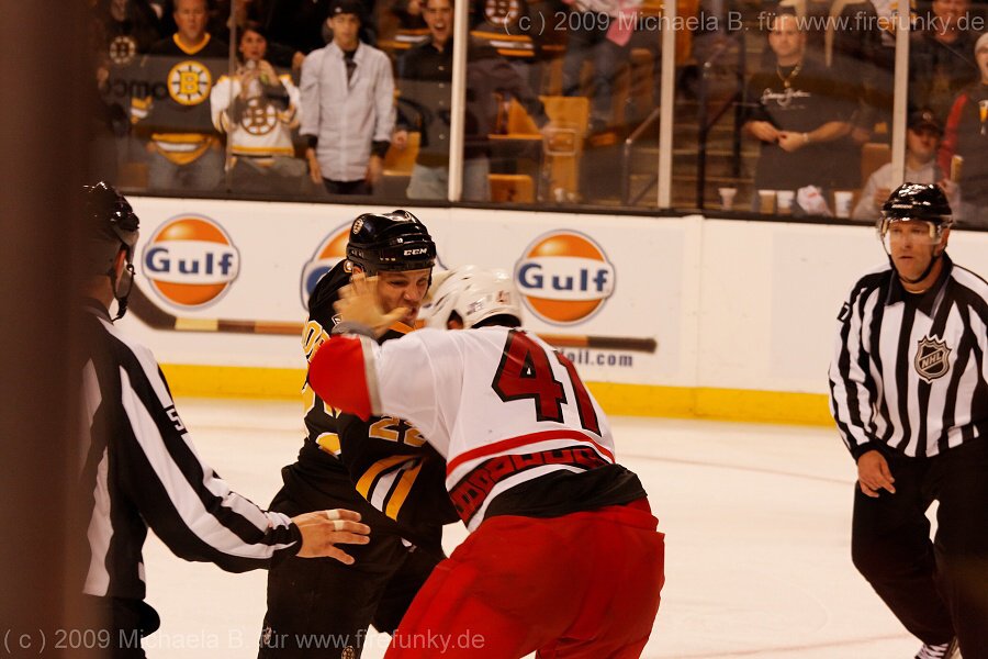 3.10.2009 Bruins - Hurricanes NHL